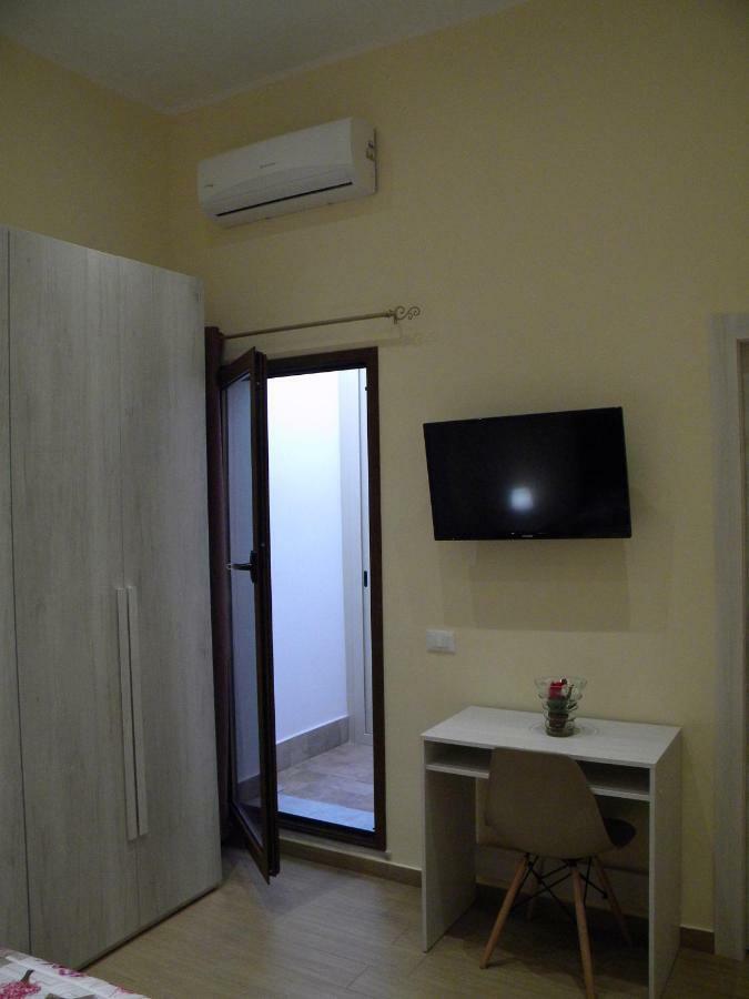 La Casetta Del Viale 13 Palermo Kültér fotó